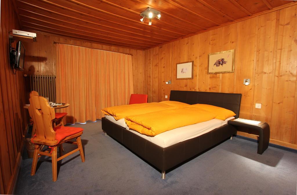 Pension Mezzaprada Arosa Habitación foto