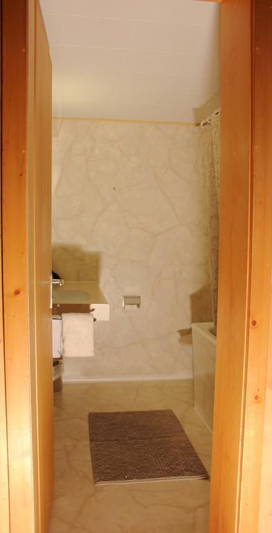 Pension Mezzaprada Arosa Habitación foto
