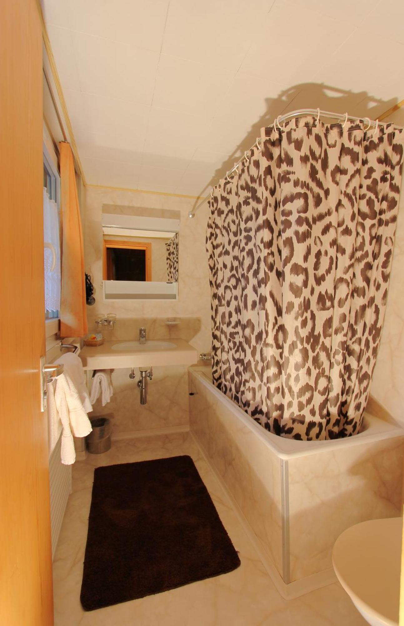Pension Mezzaprada Arosa Habitación foto
