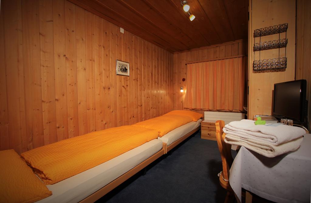Pension Mezzaprada Arosa Habitación foto